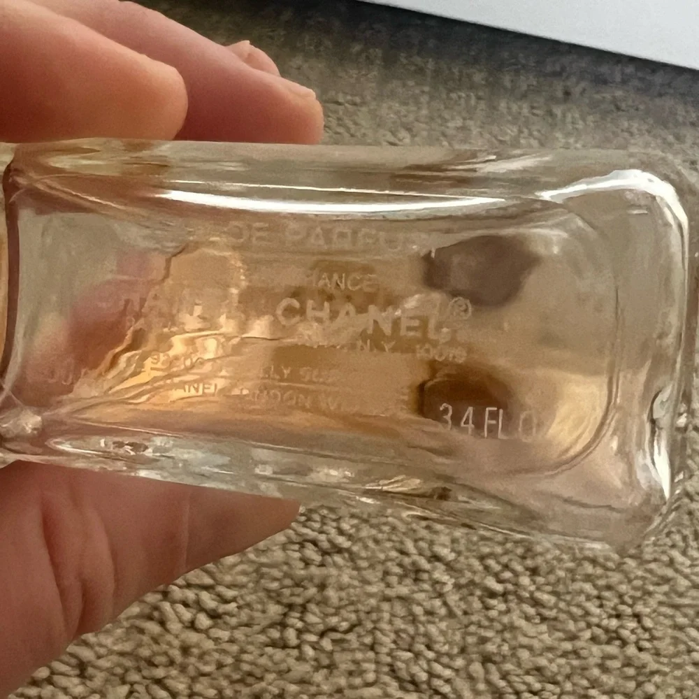 CHANEL Coco Mademoiselle Perfume with Gold and Clear Design - Picture 9 of 9